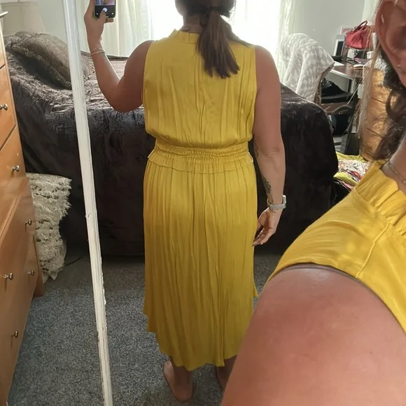 Yellow dress - Picture 6 of 6